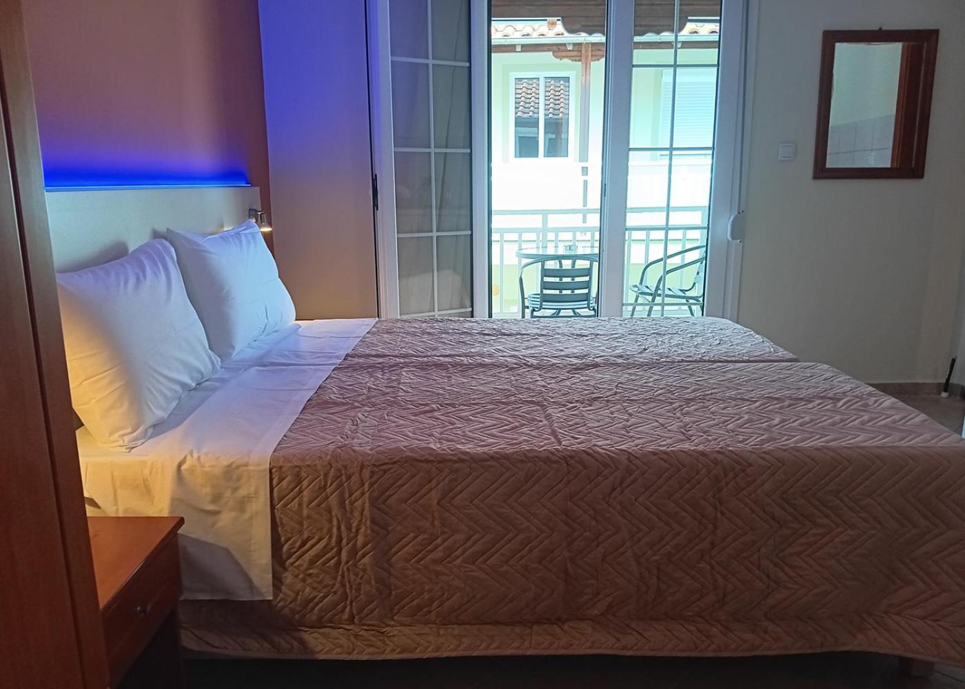 לפטוקריה Oasis Blue Inn מראה חיצוני תמונה