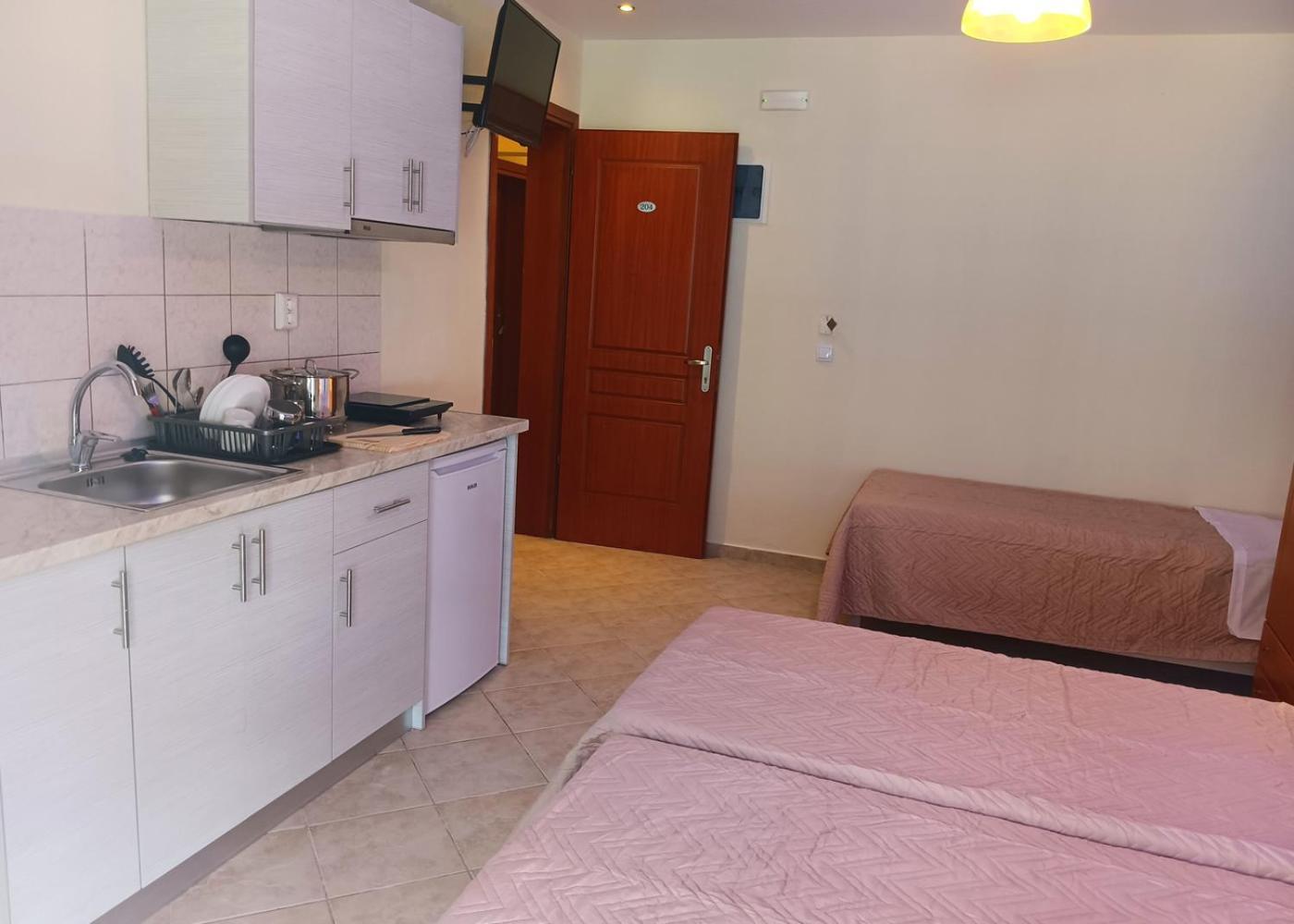 לפטוקריה Oasis Blue Inn מראה חיצוני תמונה