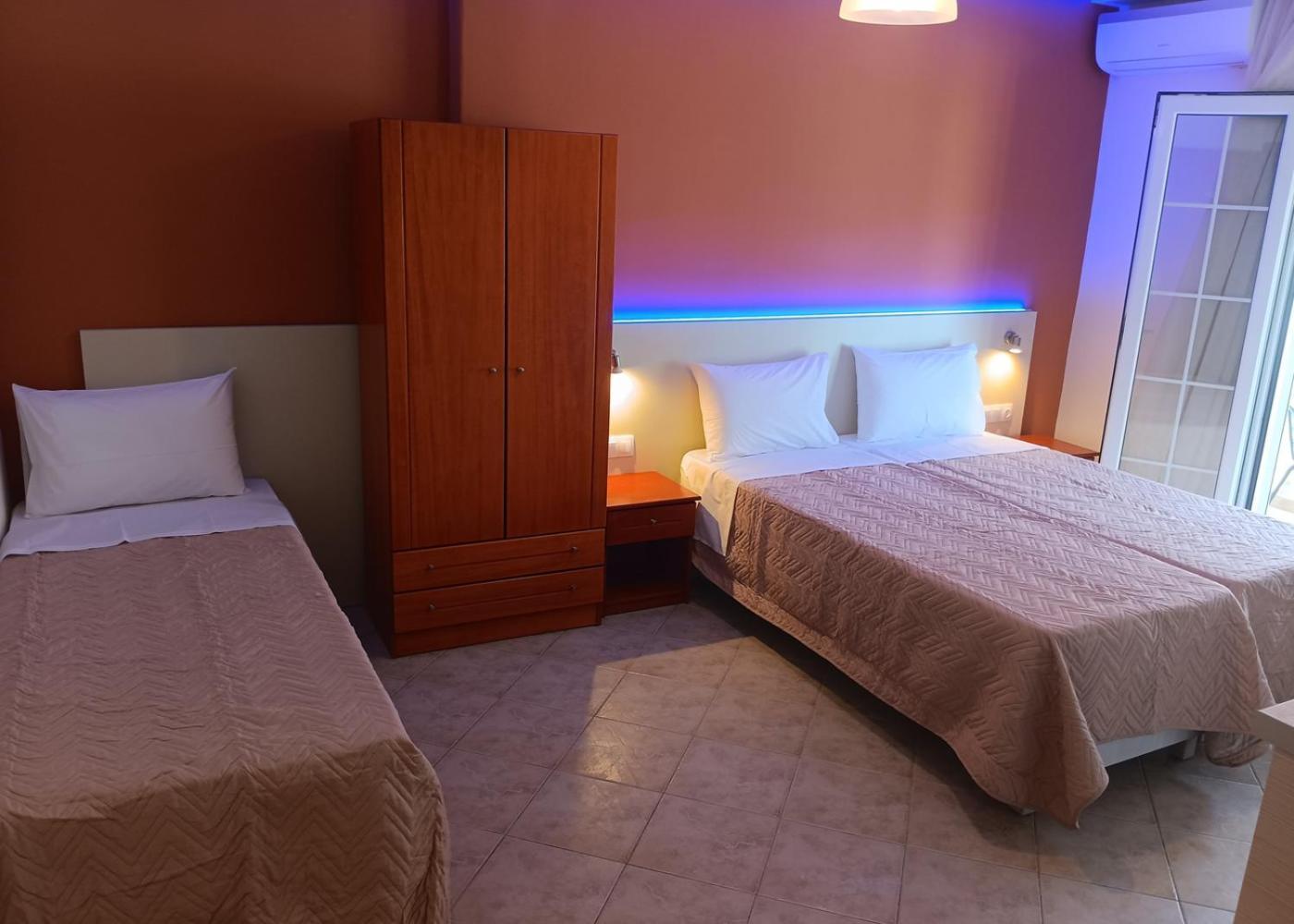 לפטוקריה Oasis Blue Inn מראה חיצוני תמונה
